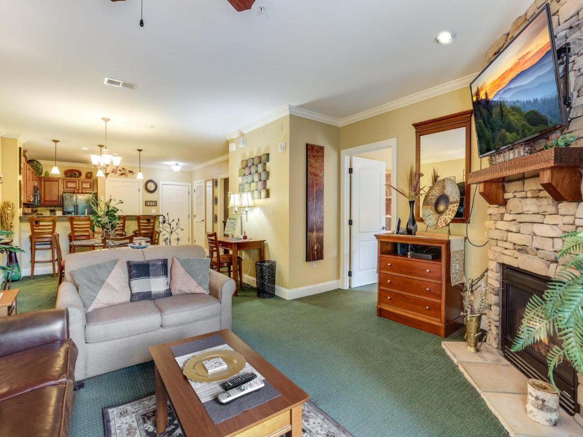 Downtown Delight, 2 Bedrooms, Pool, Hot Tub, Sleeps 6 蓋特林堡 外观 照片